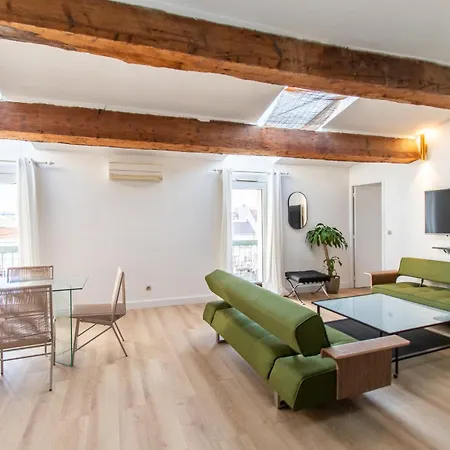 Appartement Vue Quai - Proche De La Gare & Des Halles De - 3eme Etage Sans Ascenseur *